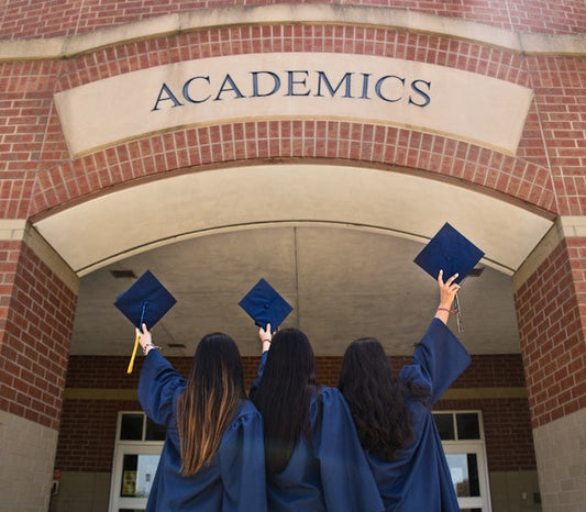 The Student Credit Architect: Building an 800 Score by Graduation